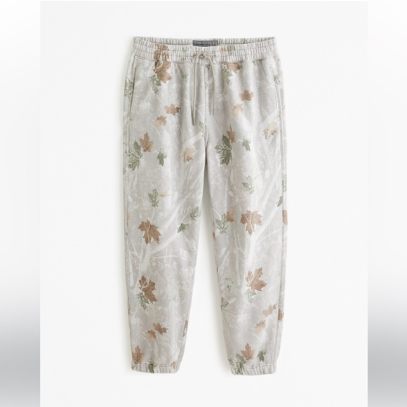 NWT A&F Essential Off White Camo Sweatpant - Picture 2 of 7